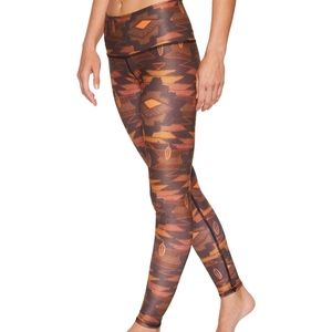 Teeki Southern Cross 🤞🏽 hot pant